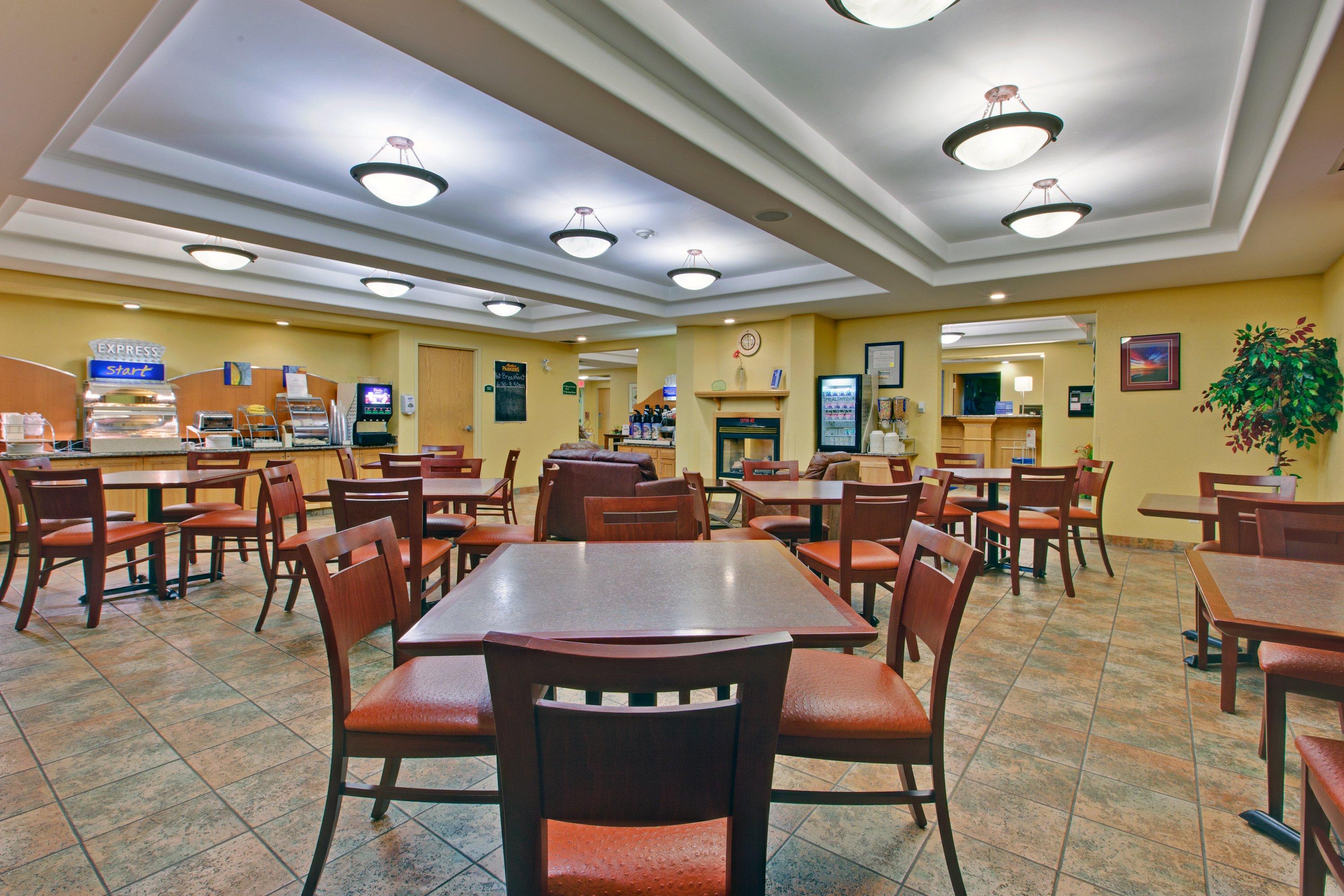 Holiday Inn Express Dryden By Ihg Exterior photo